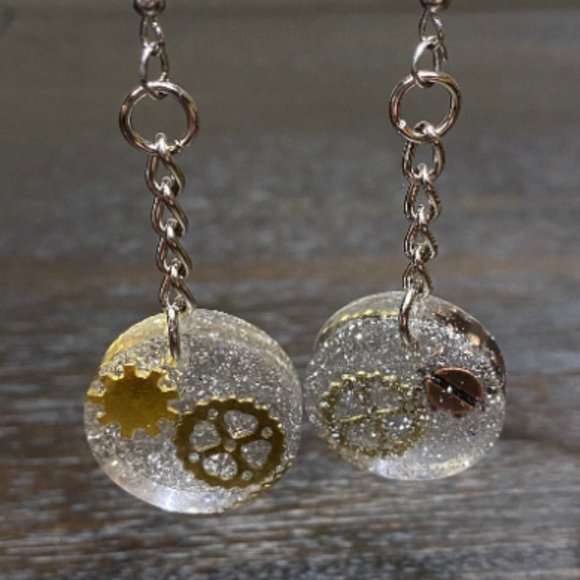 Clear Resin Gears - Picture 2 of 3